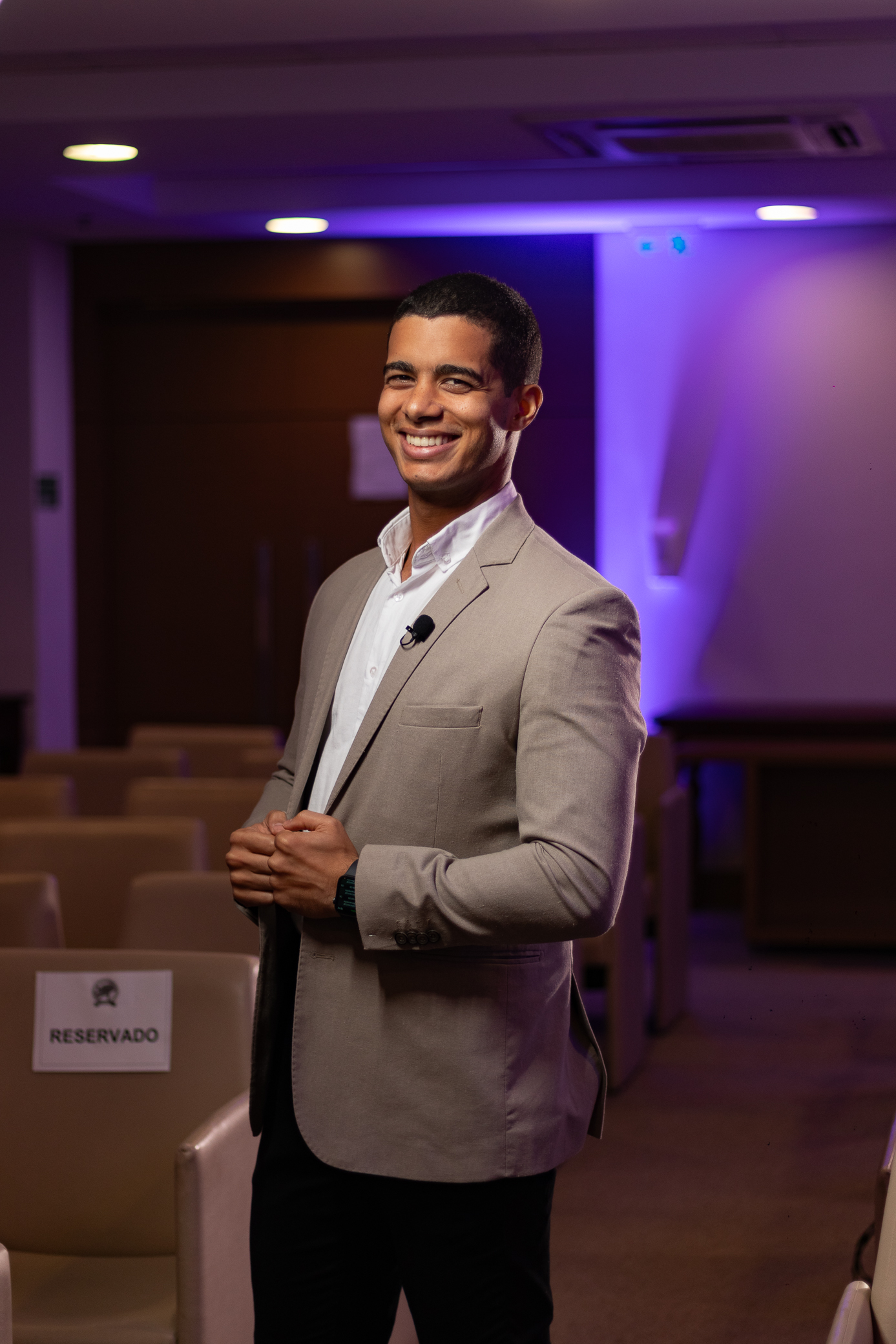 João Paim em atendimento